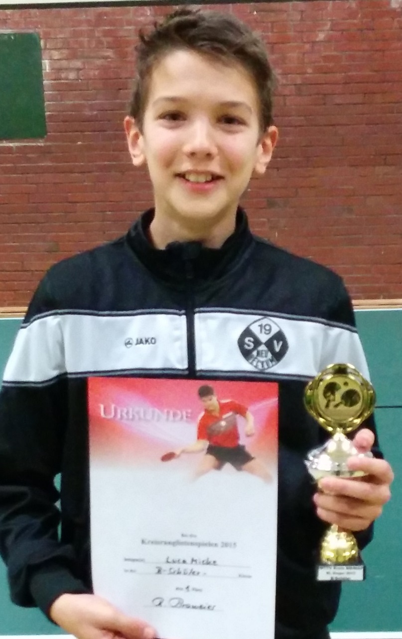 Luca Micke nach seinem Turniersieg beim Kreisfinale der B-Schüler